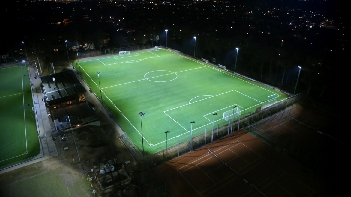 FC Bergh, hoofdveld verlicht door OVI, Philips
